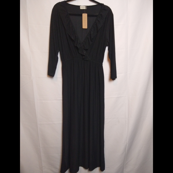 Beautiful Black Maxi Dress - Picture 3 of 4
